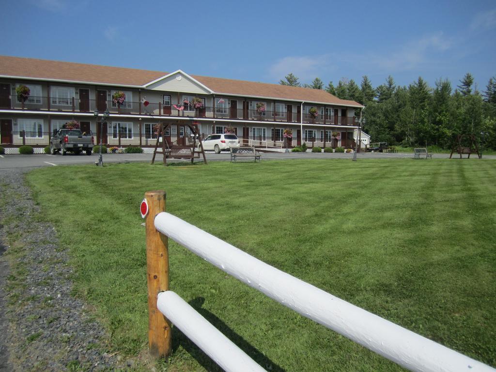 Bishops Country Inn Motel 잭맨 외부 사진
